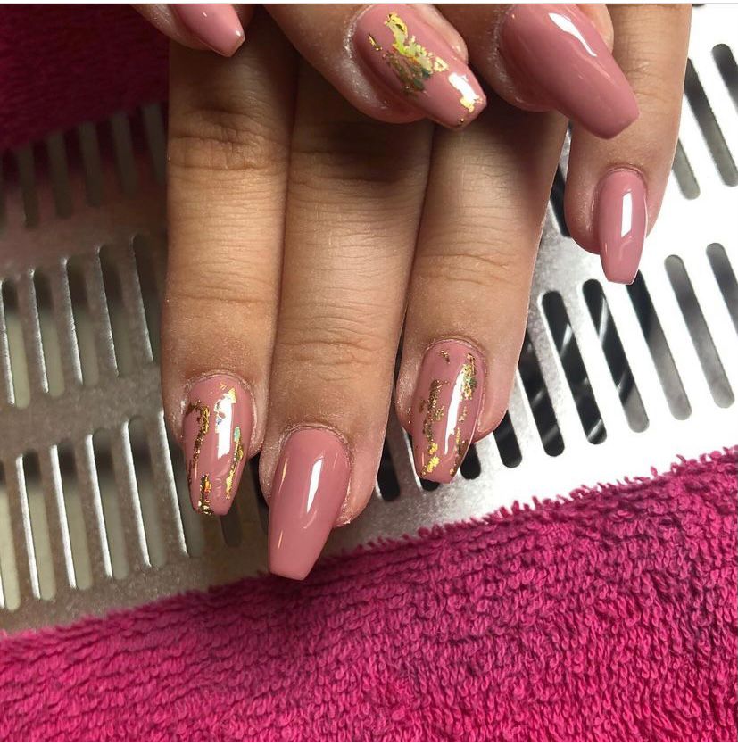 Roze nagels beautycare by Dominique
